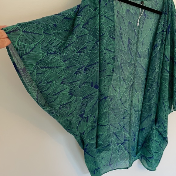 Cute leaf pattern kimono cardigan - Picture 2 of 3
